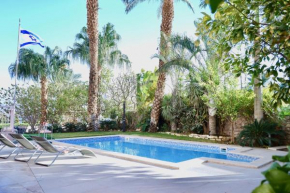 Amdar Residence Apartment - Private Pool, Sea View & Sauna